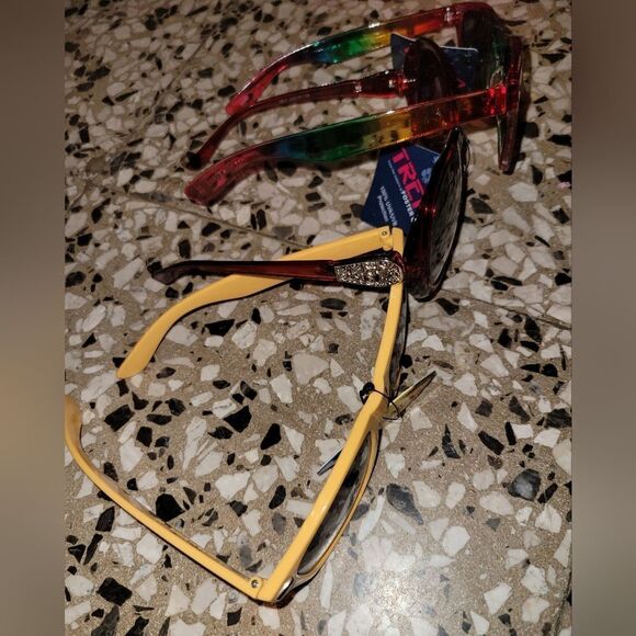 One pair used shades 😎 - Picture 5 of 7